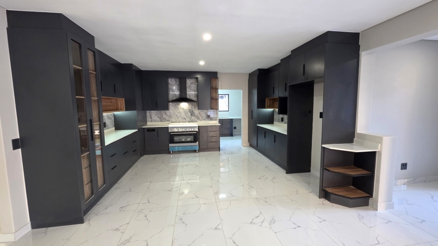 4 Bedroom Property for Sale in Melodie North West